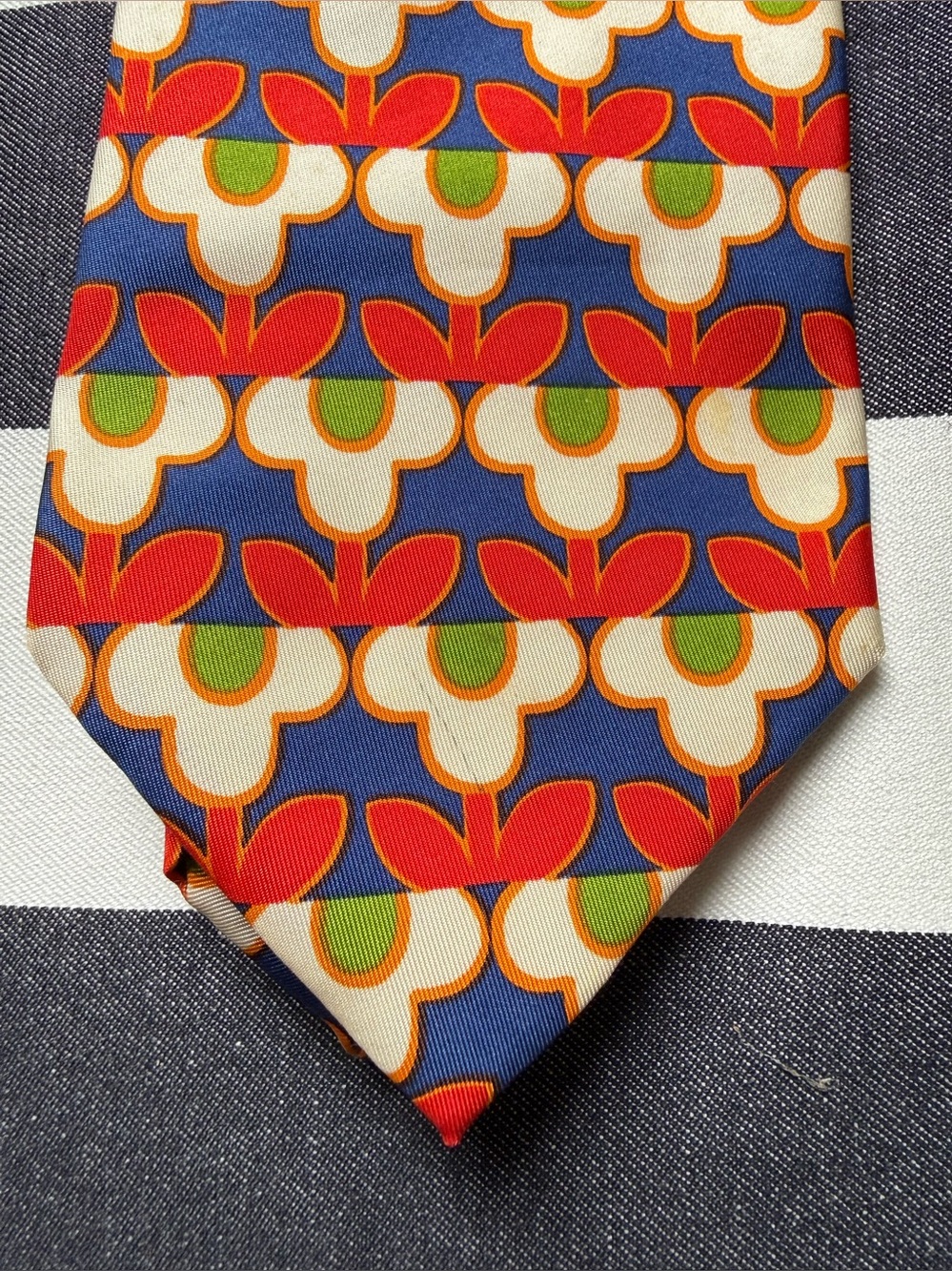 Rare Gucci Pop Art Multicolor Red Blue Green Geometric Silk Tie - Picture 2 of 16